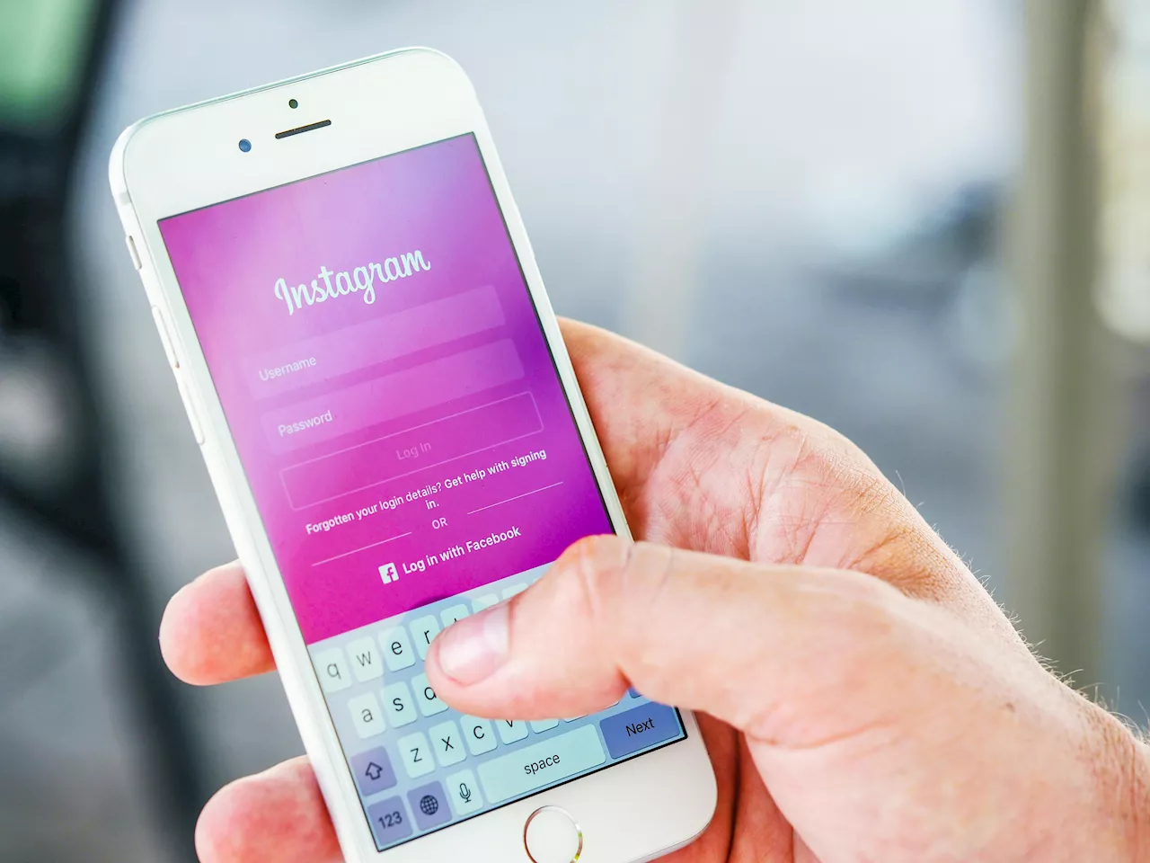 Instagram tries using AI to determine if teens are pretending to be adults