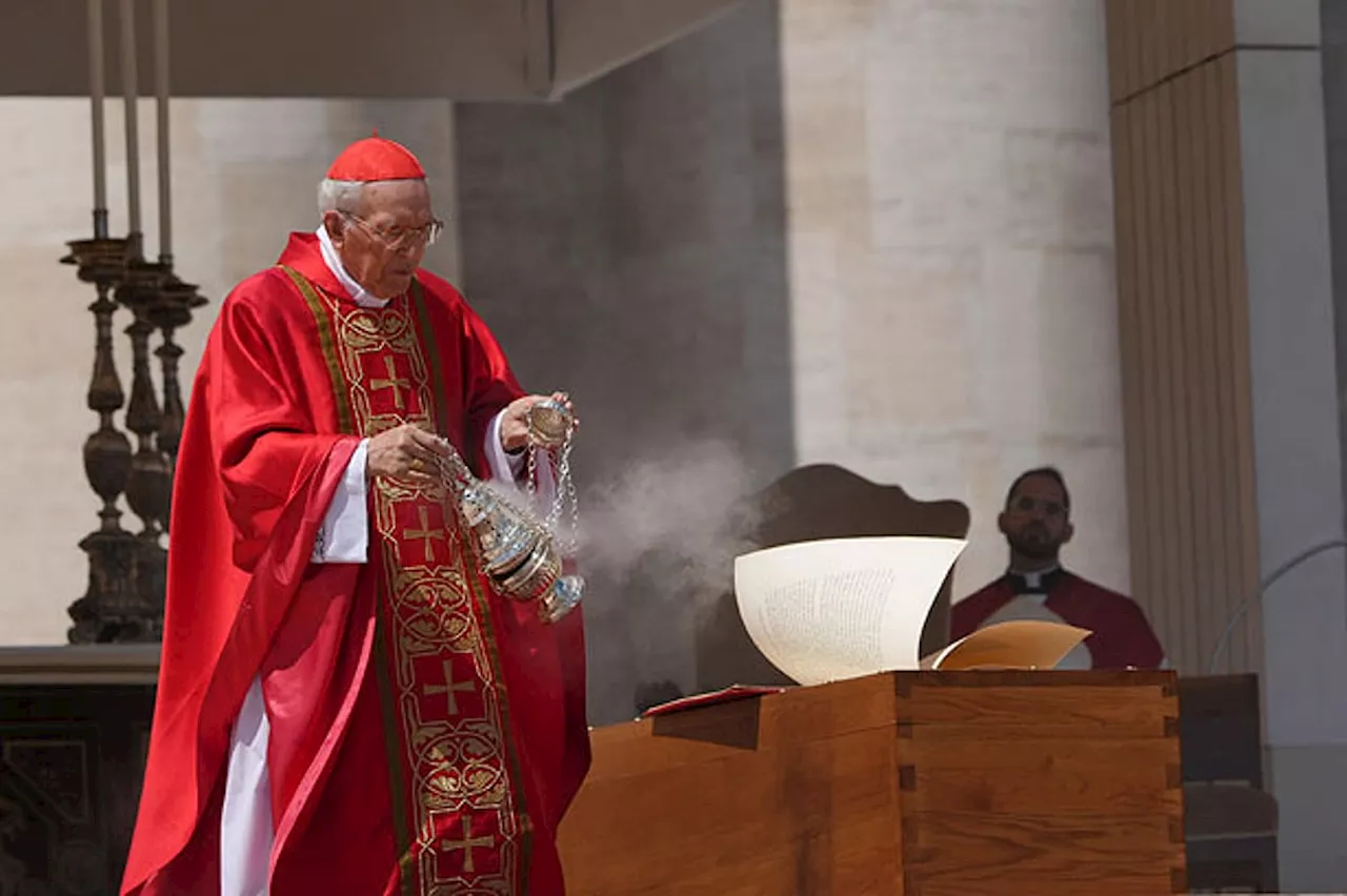 Mighty and meek say farewell to Pope Francis during Vatican funeral and last popemobile ride