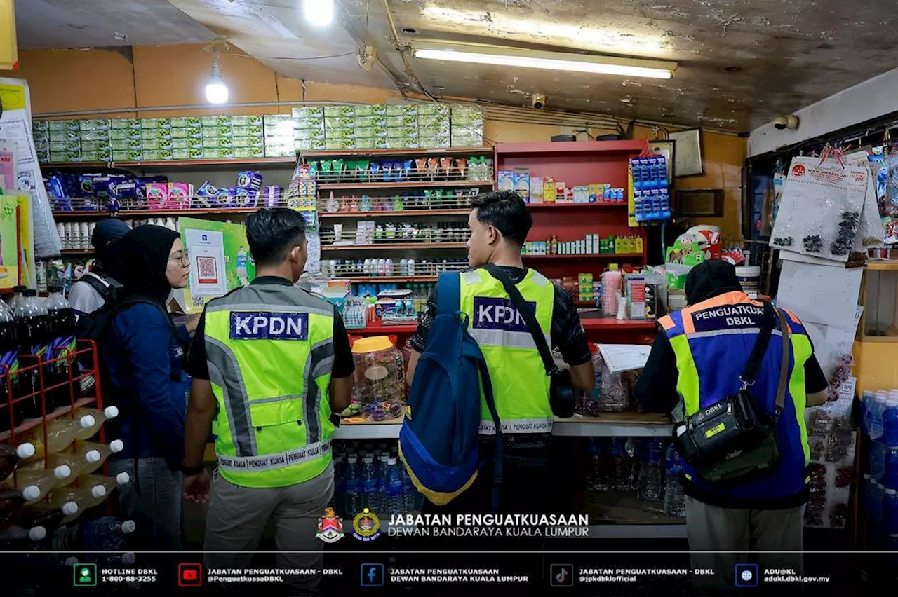 Ops Gasak: Warga asing ditahan, rokok seludup dirampas