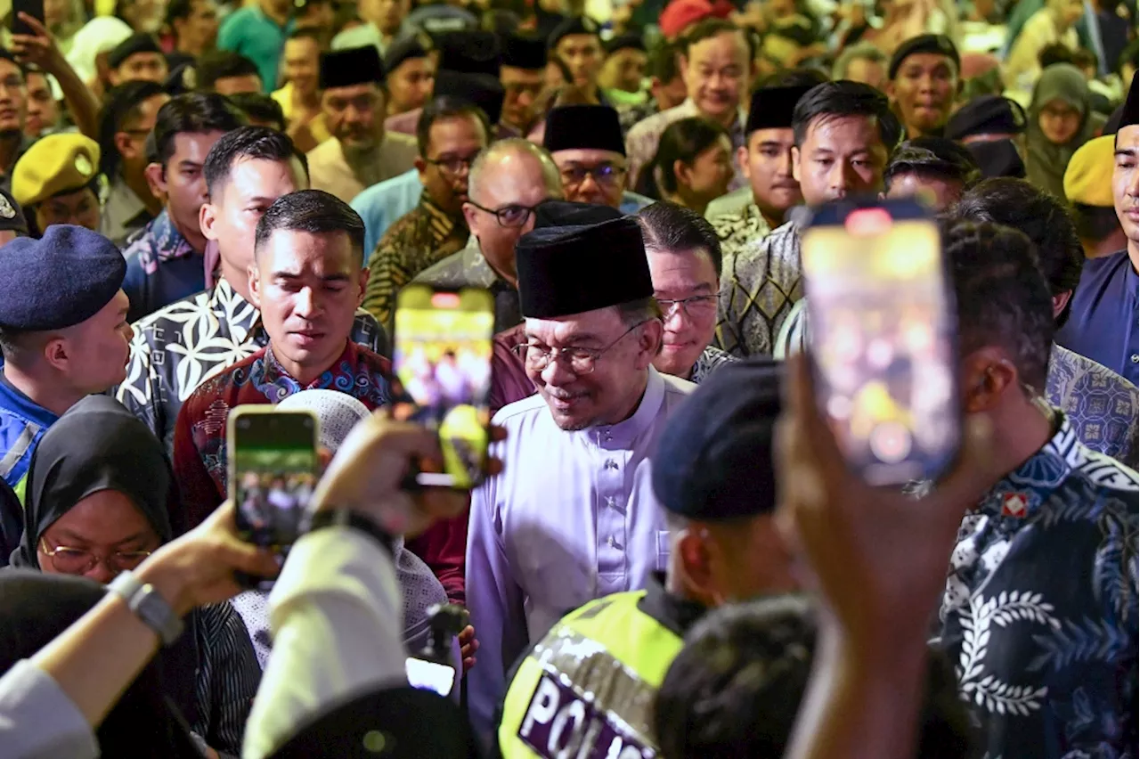 Anwar congratulates Barisan's Mohamad Yusri on Ayer Kuning win, says people’s voice to be honoured