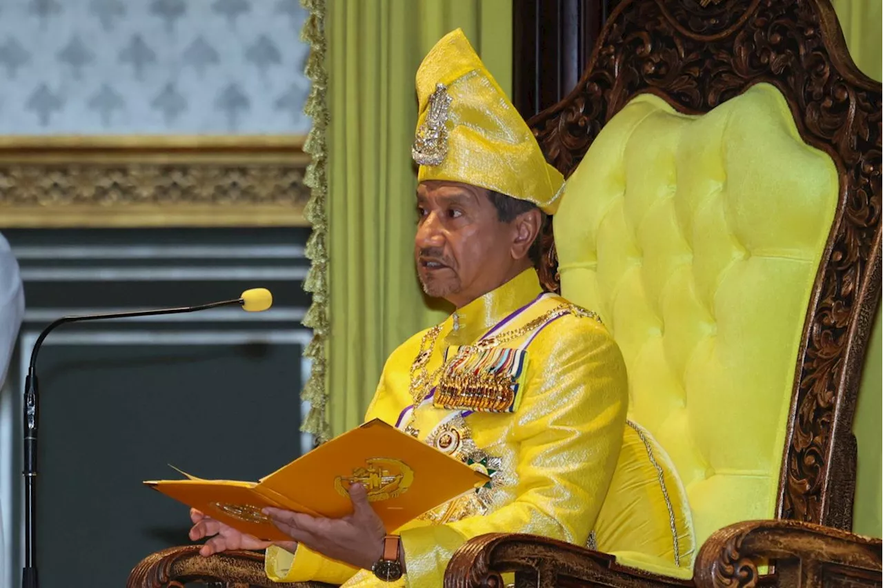 Civil servants must enhance efficiency, governance, Sultan Mizan decrees