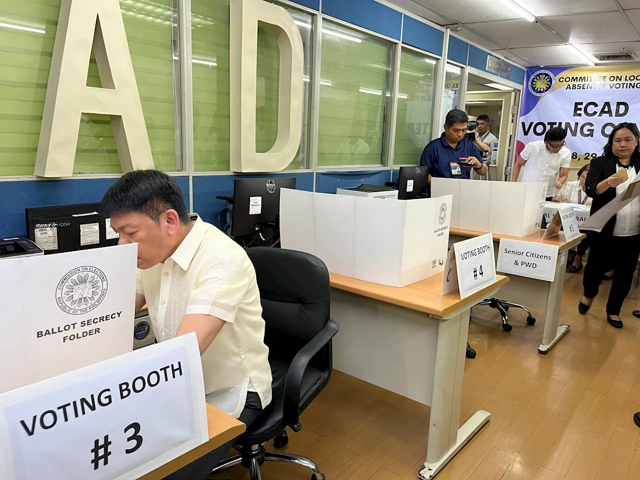 Local absentee voting for media, uniformed personnel, gov’t workers begins