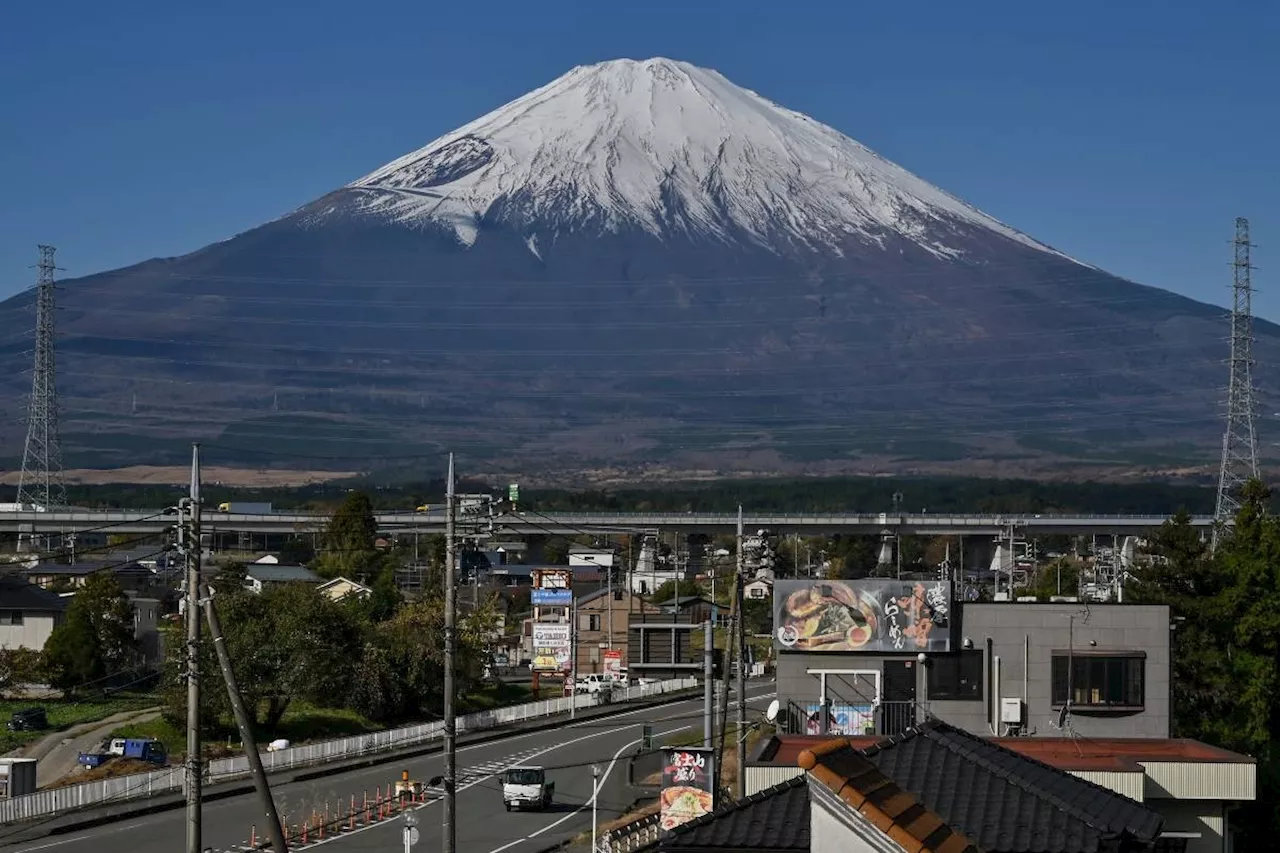 Man rescued from Mount Fuji twice in one week