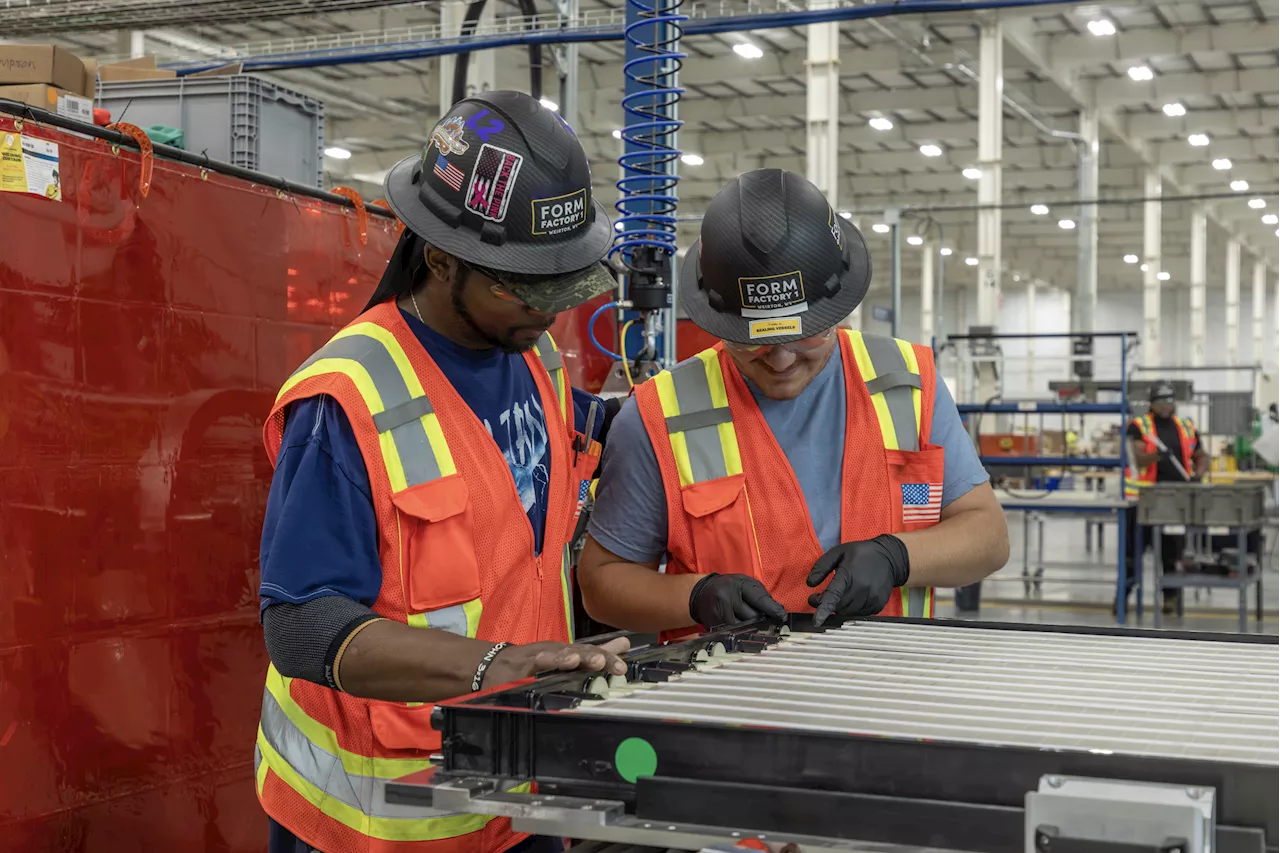 Grid-Scale Battery Storage Companies Make $100B US Manufacturing Pledge