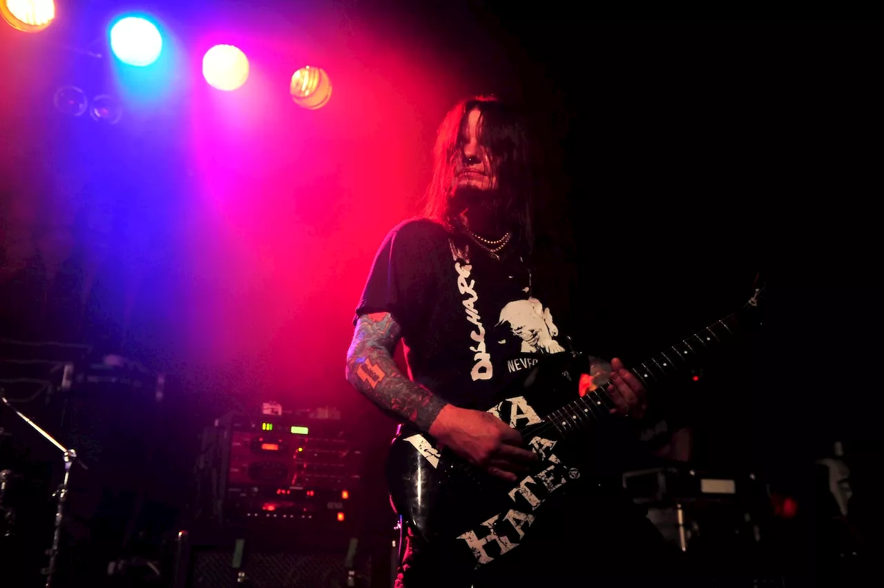 Metal guitarist ‘completely lost’ use of arms due to cancer: ‘I’ll be okay’
