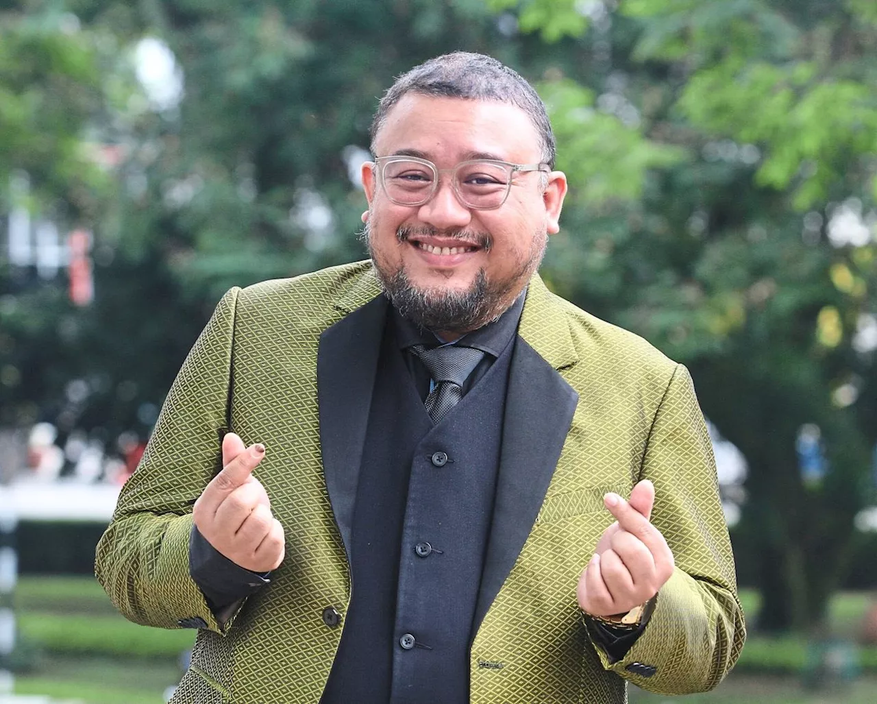 Malaysian actor Afdlin Shauki becomes a dad again at 53