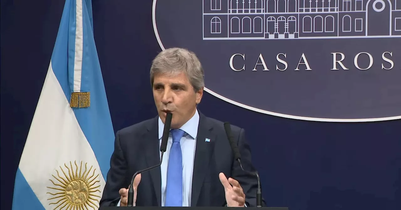 Luis Caputo amenazó con tomar medidas si automotrices suben los precios
