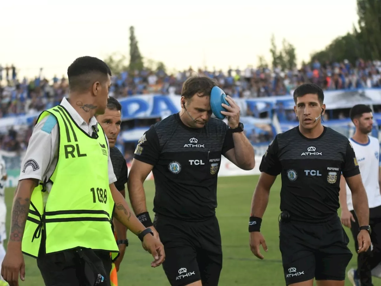 Vuelta atrás de la AFA: le devuelve tres puntos a Godoy Cruz y da por cumplida la sanción en su estadio tras la agresión de un hincha a un juez del línea