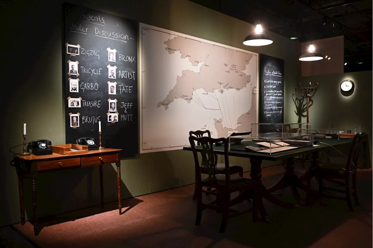 Secrets of British espionage exposed: From fruity tactics to Cold War spying, spy agency MI5 showcases 115 years of intrigue in London