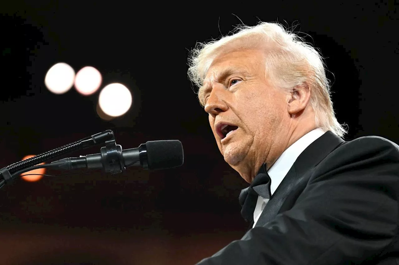 Trump plants 'MAGAnolia' to replace 200-year-old tree