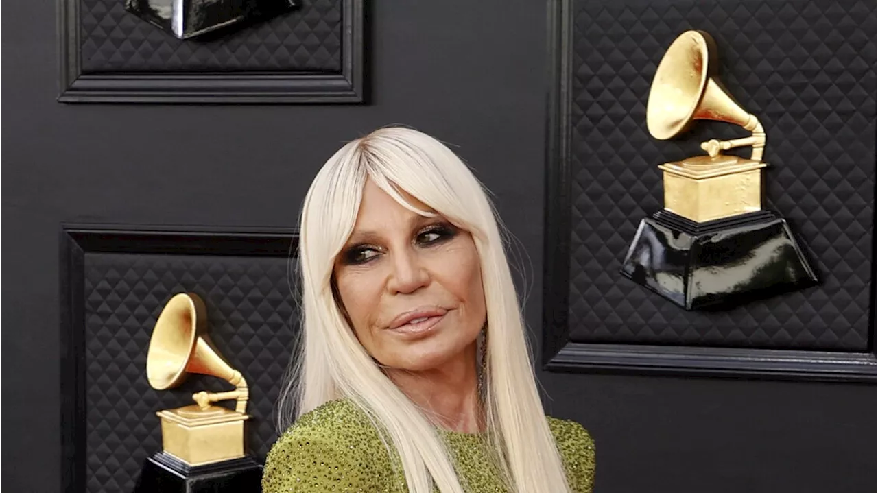 Donatella Versace, 70 anni da ambasciatrice della maison