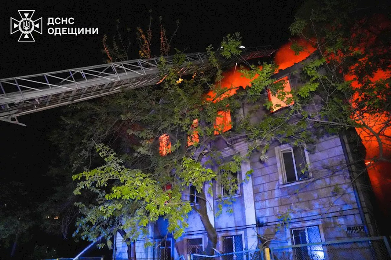 At least 9 dead in drone strikes after US and Ukraine sign minerals deal