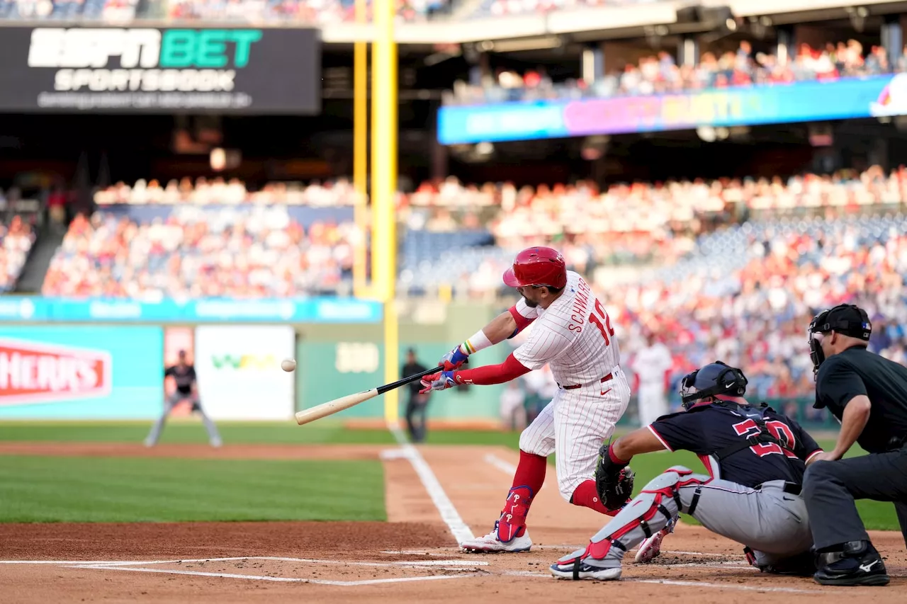 Schwarber’s 3-run homer paces Phillies to fourth straight win