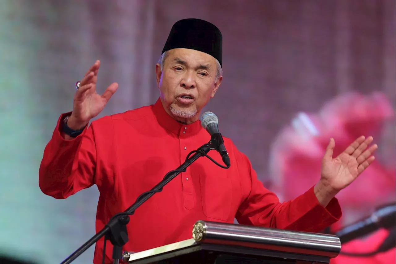 Govt committed to providing infrastructure for second to fourth gen Felda settlers, says Zahid