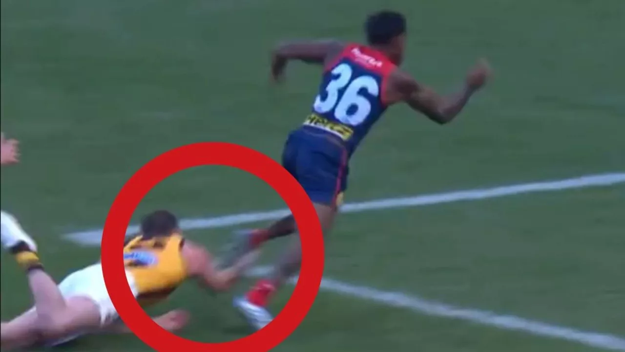 ‘Whole crowd knew!’: AFL world erupts over ‘biggest miss of season’ before coach’s cagey response