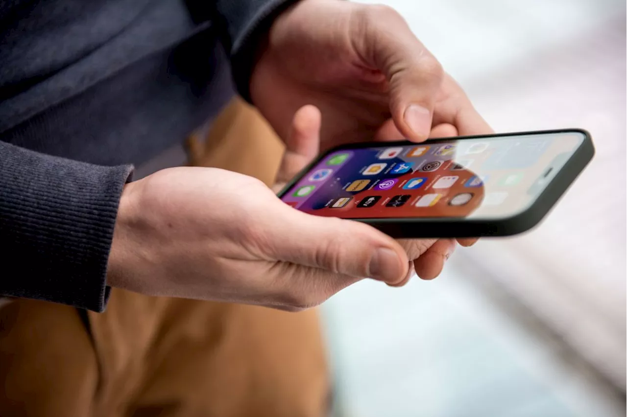 MCMC Seizes Phone, SIM Card in Investigation of Offensive Facebook Content