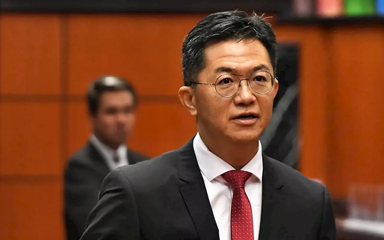 Sarawak senator takes Dr M to task over oil rights