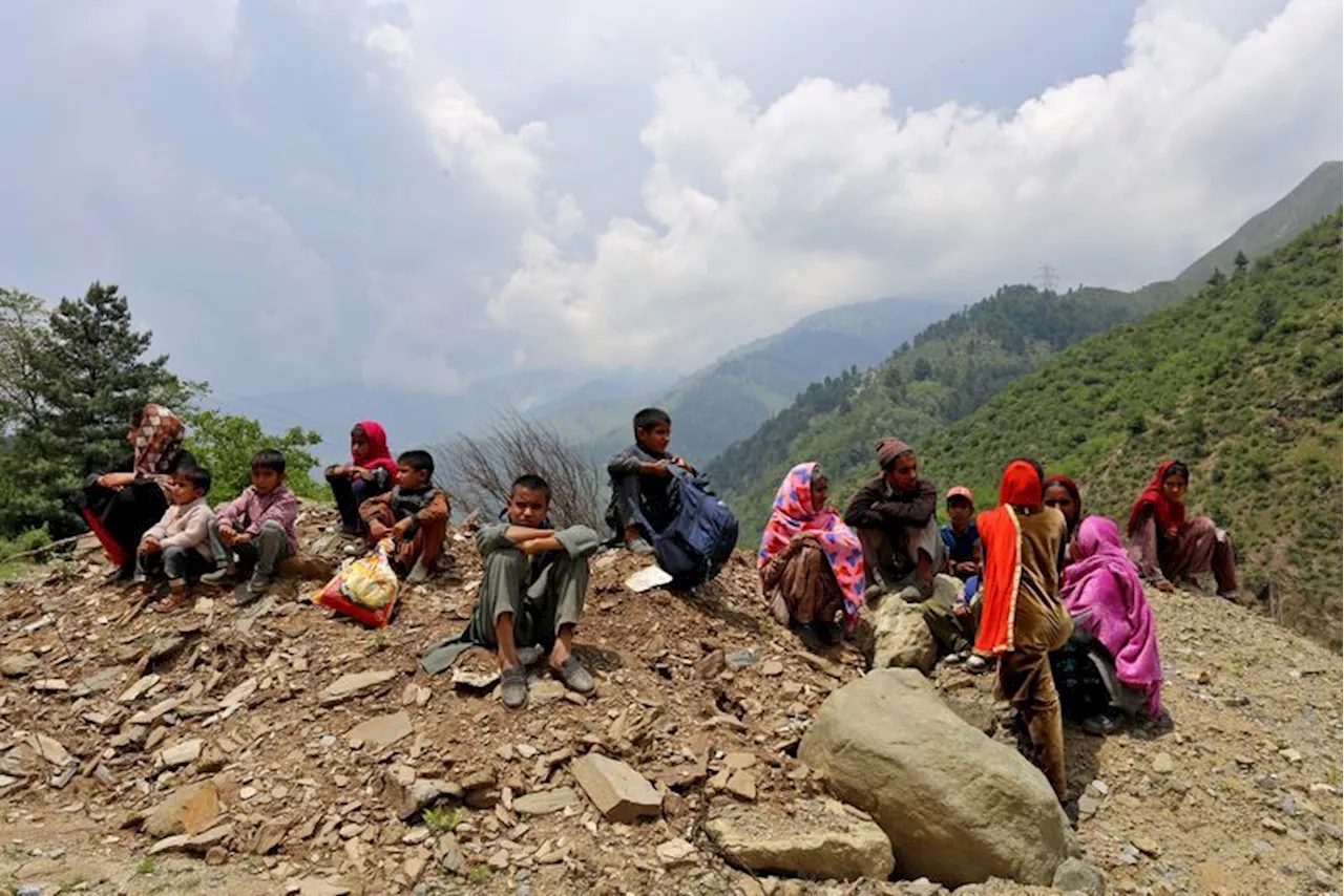 Villagers evacuated from line of fire along India-Pakistan border fear going back