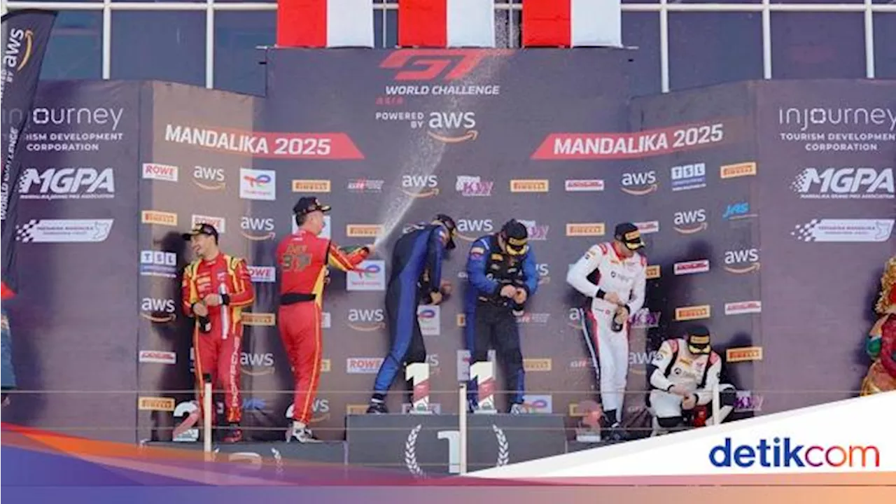 Menegangkan! Race 2 GT World Challenge Asia Mandalika Berlangsung Sengit