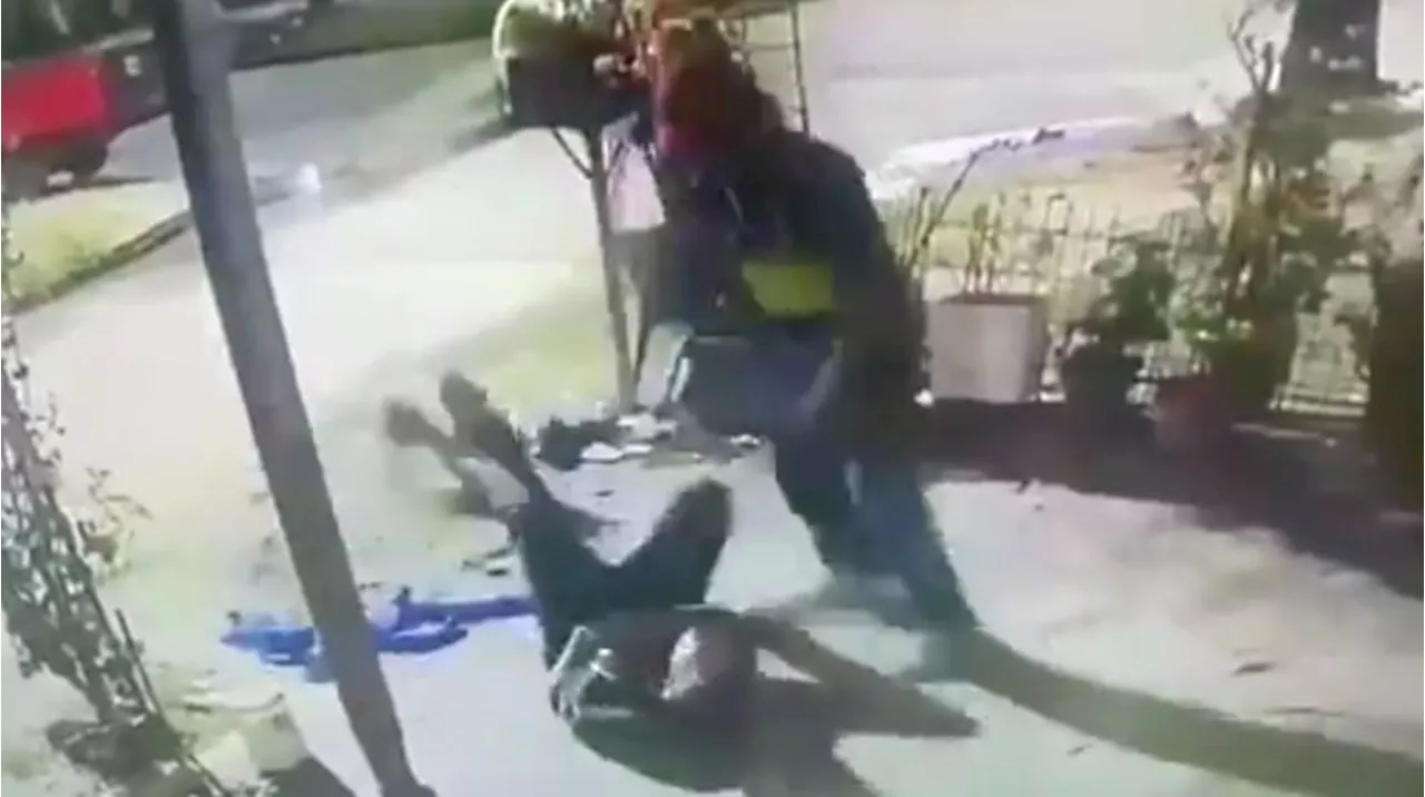 Video impactante: apuñaló a un joven para robarle, le perforó el corazón y lo dejó en coma