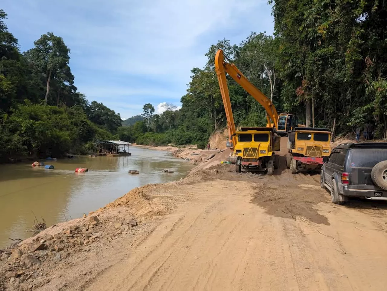PGA tumpaskan kegiatan curi pasir di Kuala Krai