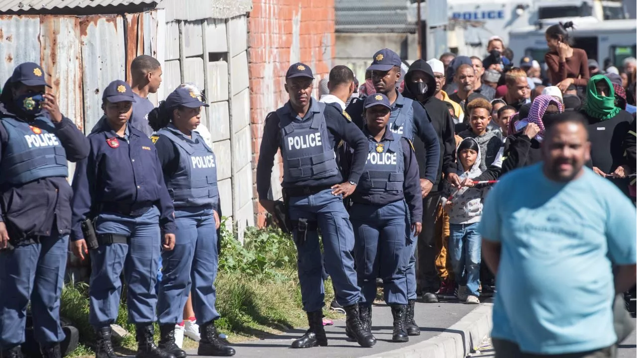 Chaos erupts after missing girl is found in Hanover Park
