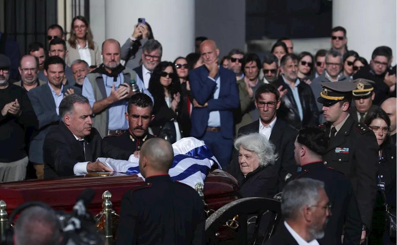 Uruguayos despiden a José Mujica, el “presidente más pobre del mundo”; el país está en duelo nacional