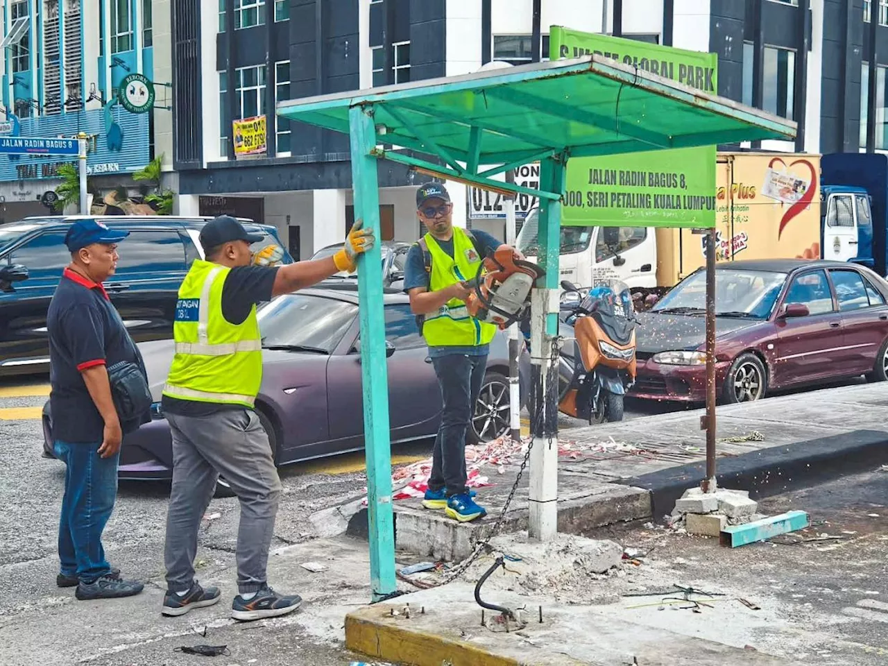 Tout troubles at DBKL carparks in Sri Petaling