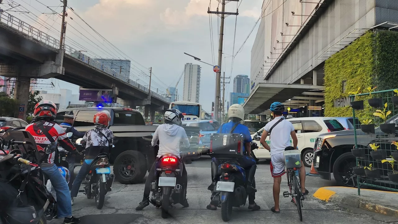 LTO to issue new, readable license plates for motorcycles