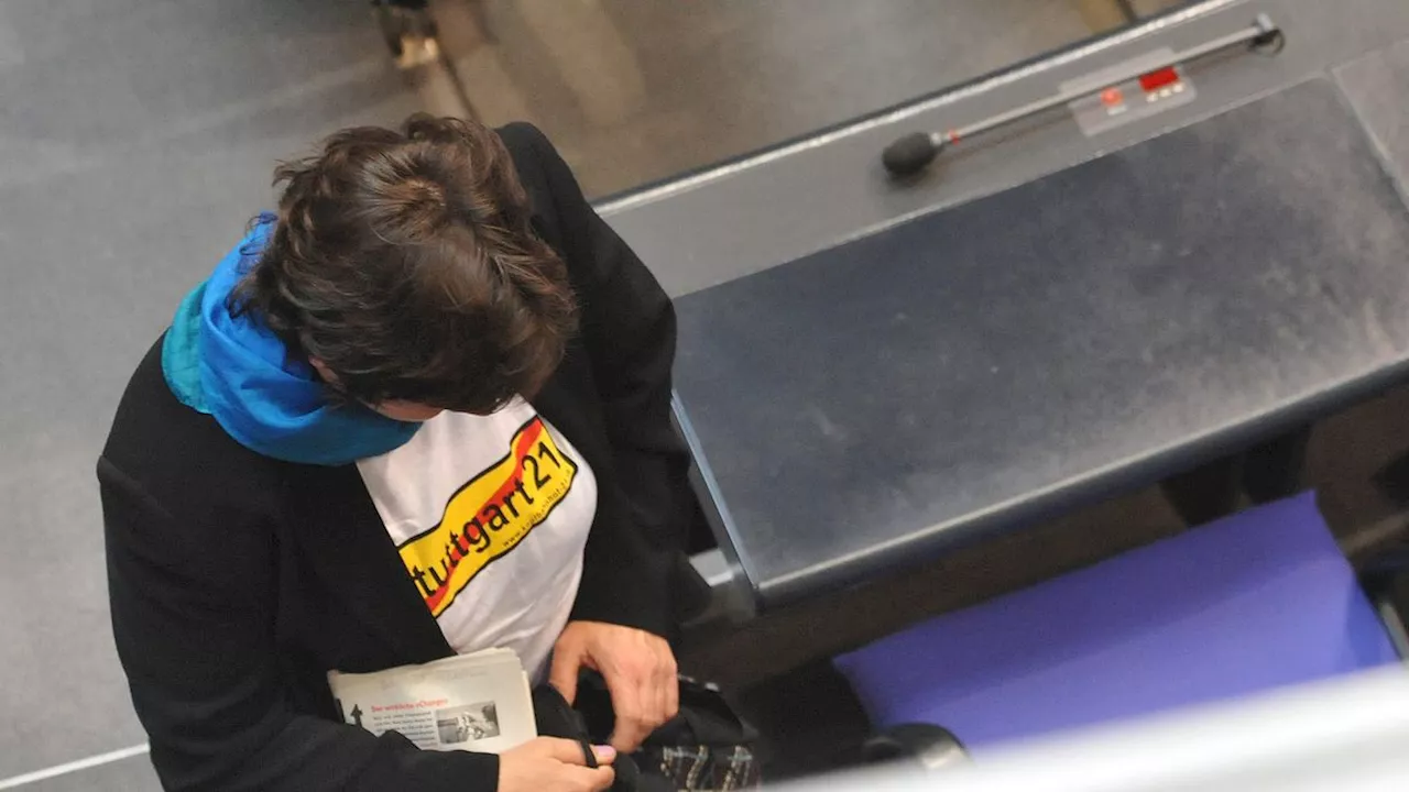 Dresscode im Parlament: Baskenmütze, Protestshirt, Bayerntrikot