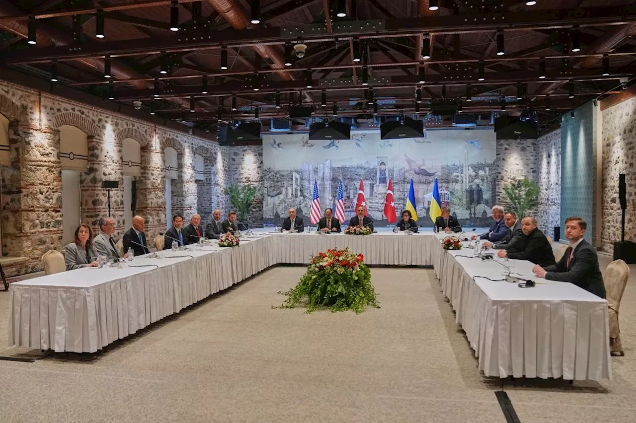 Russia and Ukraine hold their first direct peace talks in 3 years amid low expectations