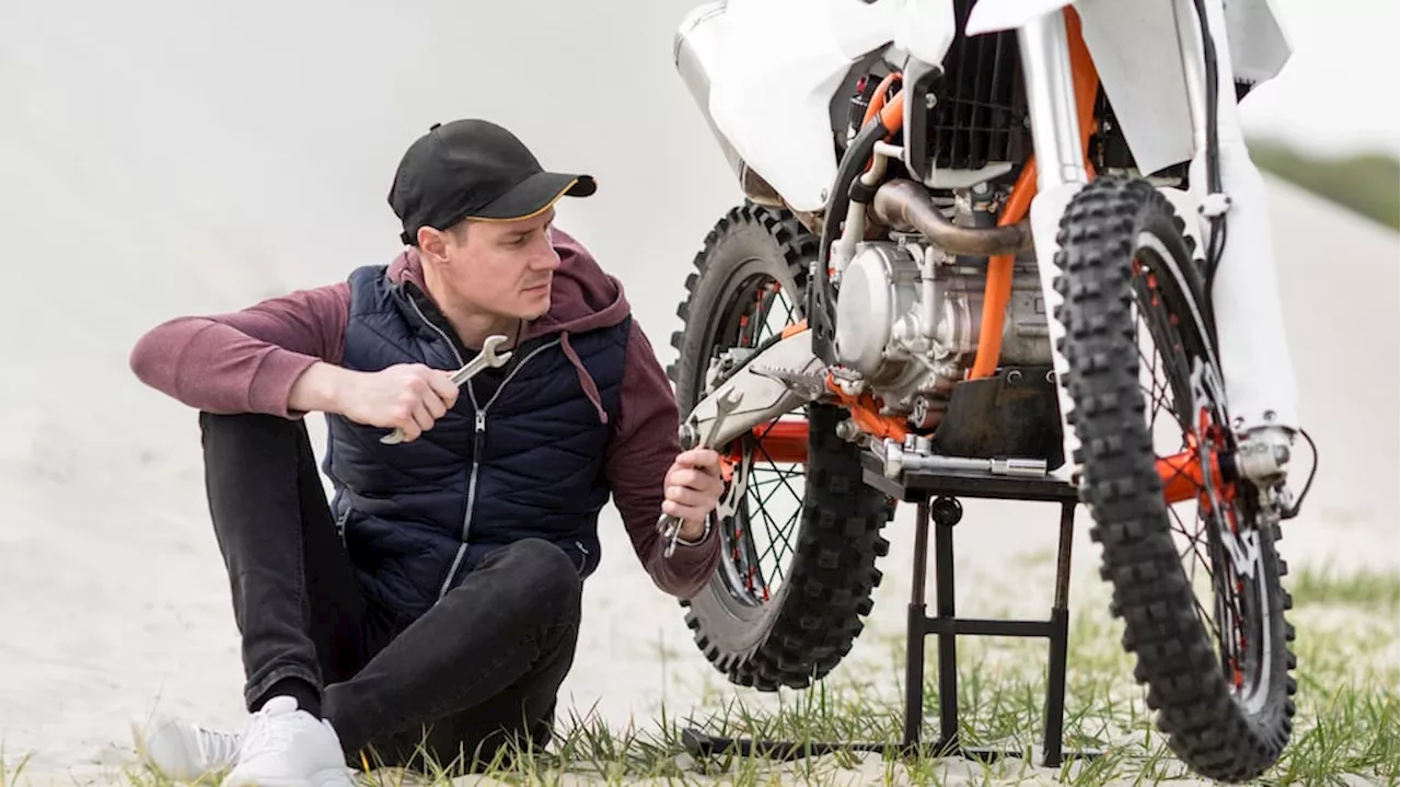 Ni cada 1 ni 2 años: cuándo hay que cambiar las ruedas de tu moto, según especialistas