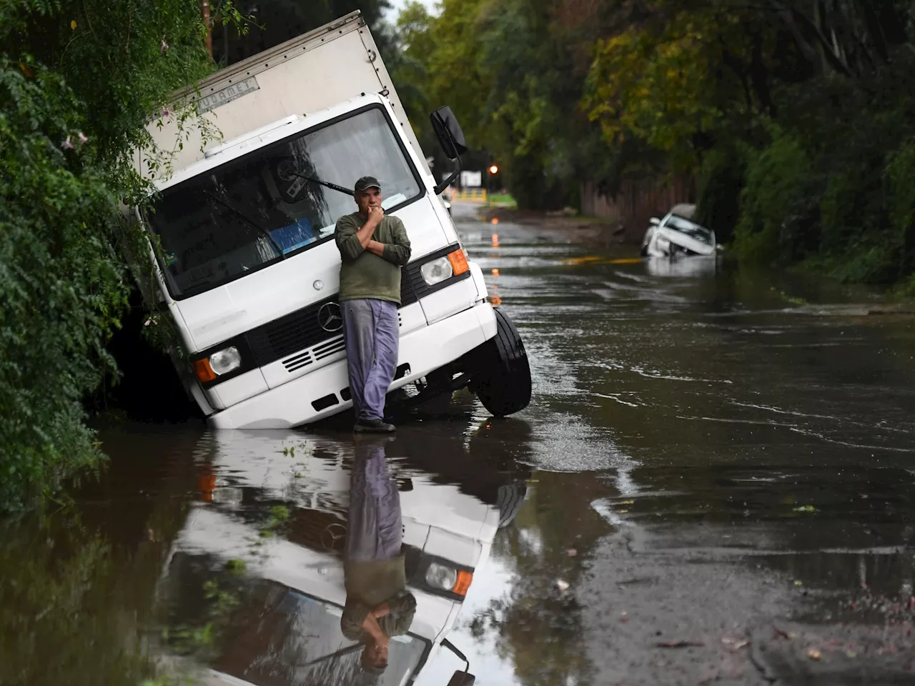 Bullrich y Petri viajan a las zonas de Zárate y Campana afectadas por la tormenta, que también golpeó al Conurbano