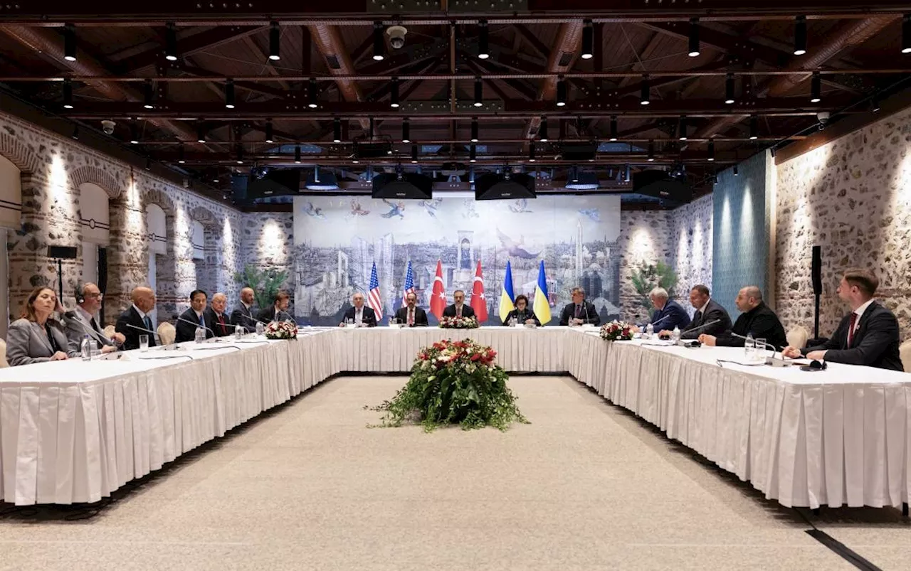 Russia-Ukraine peace talks end after less than 2 hours with deal to swap POWs but no ceasefire