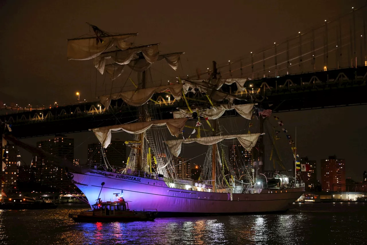 Brooklyn Bridge collision: Mexican tall ship strikes bridge, snapping masts and killing 2