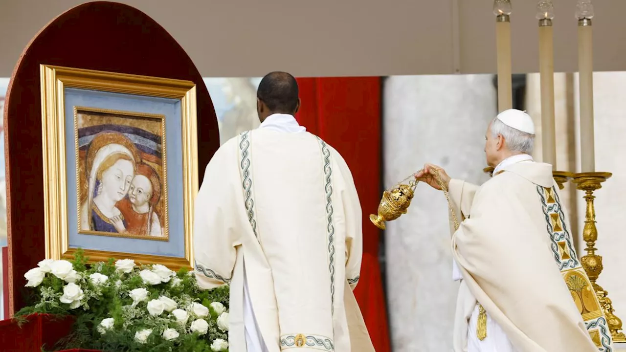 Papa León XIV inicia papado con crítica a economía que ‘margina a los más pobres’: claves de misa de entronización
