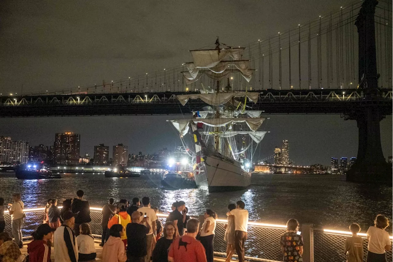 NYC mayor confirms two dead after Mexican Navy ship collides with Brooklyn Bridge