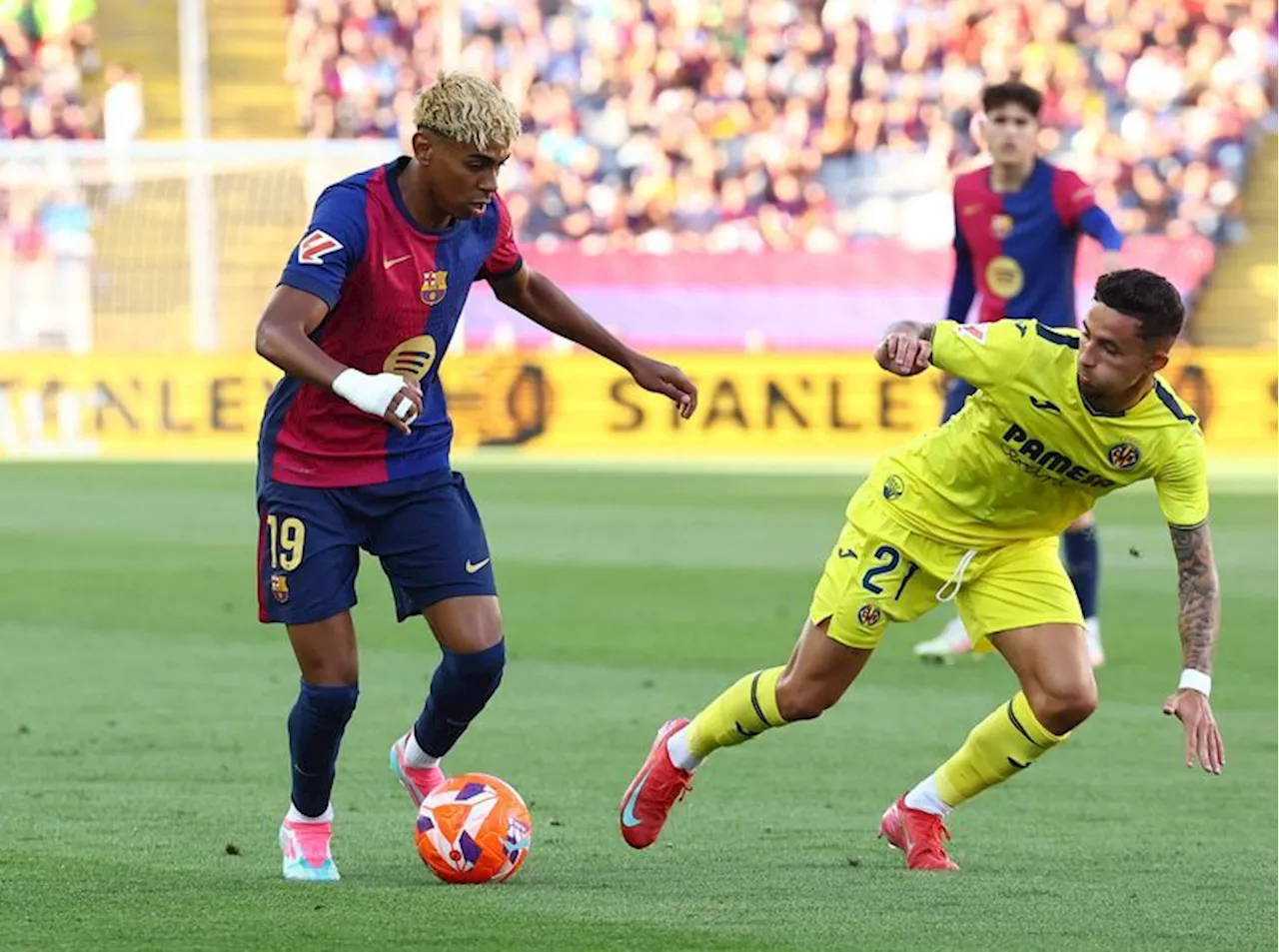 Soccer-Villarreal shock Barcelona to dampen title celebrations