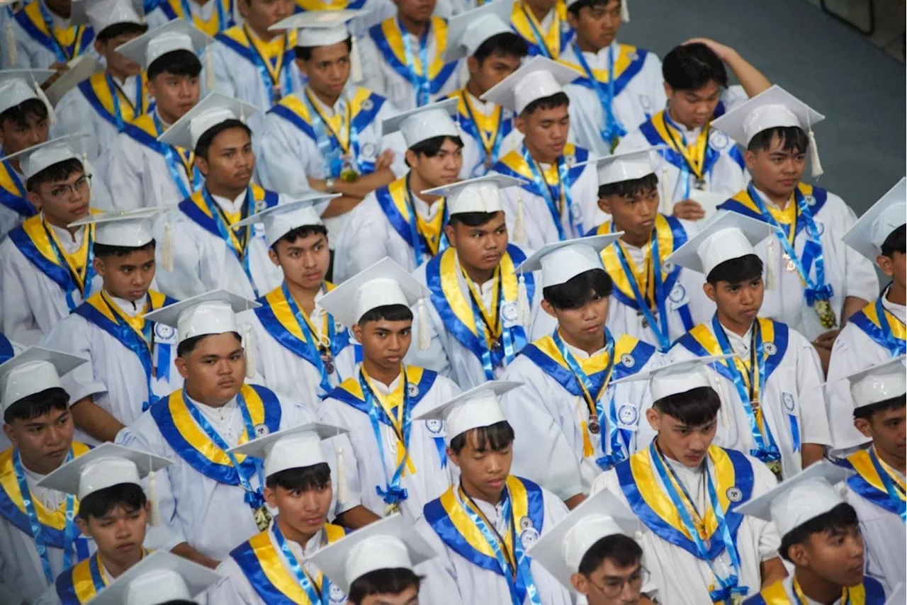 CSC approves DepEd push to open govt jobs for JHS, SHS grads