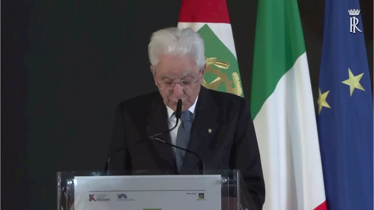 Mattarella: 'La Consulta chiede leale collaborazione'