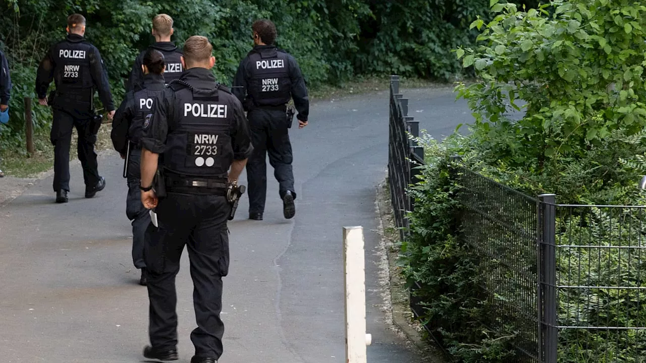 Velbert: SEK stürmt Wohnungen auf der Jagd nach Messer-Attentäter