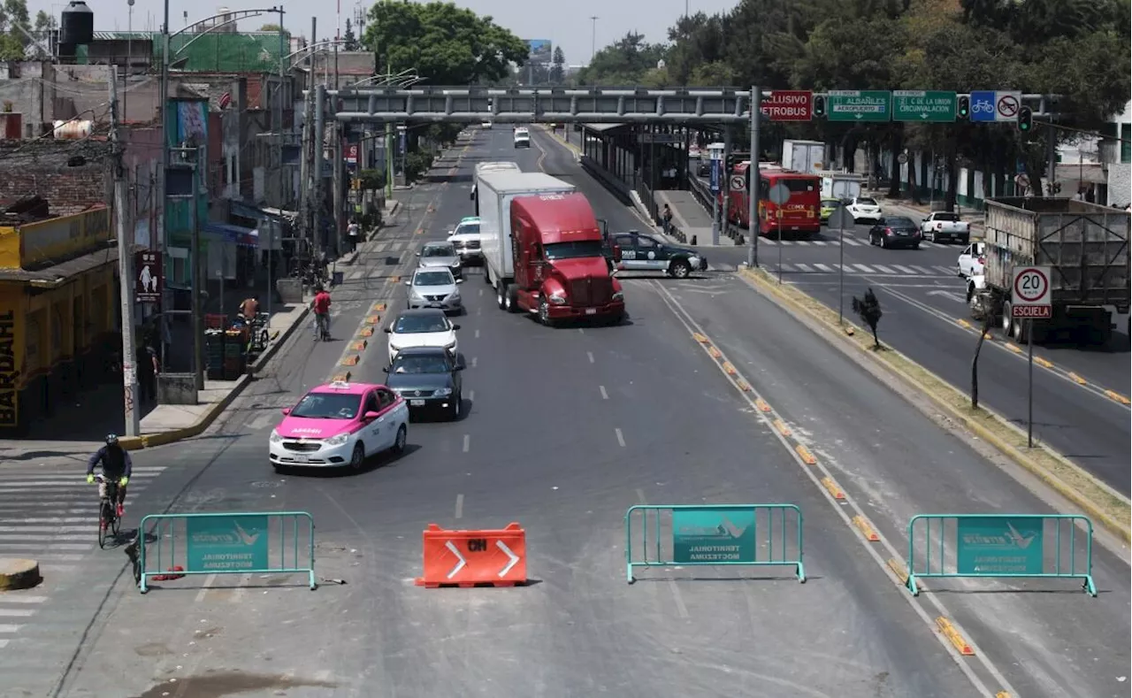 A ocho días, reparan fuga y drenaje en Eduardo Molina; el cierre vial continúa