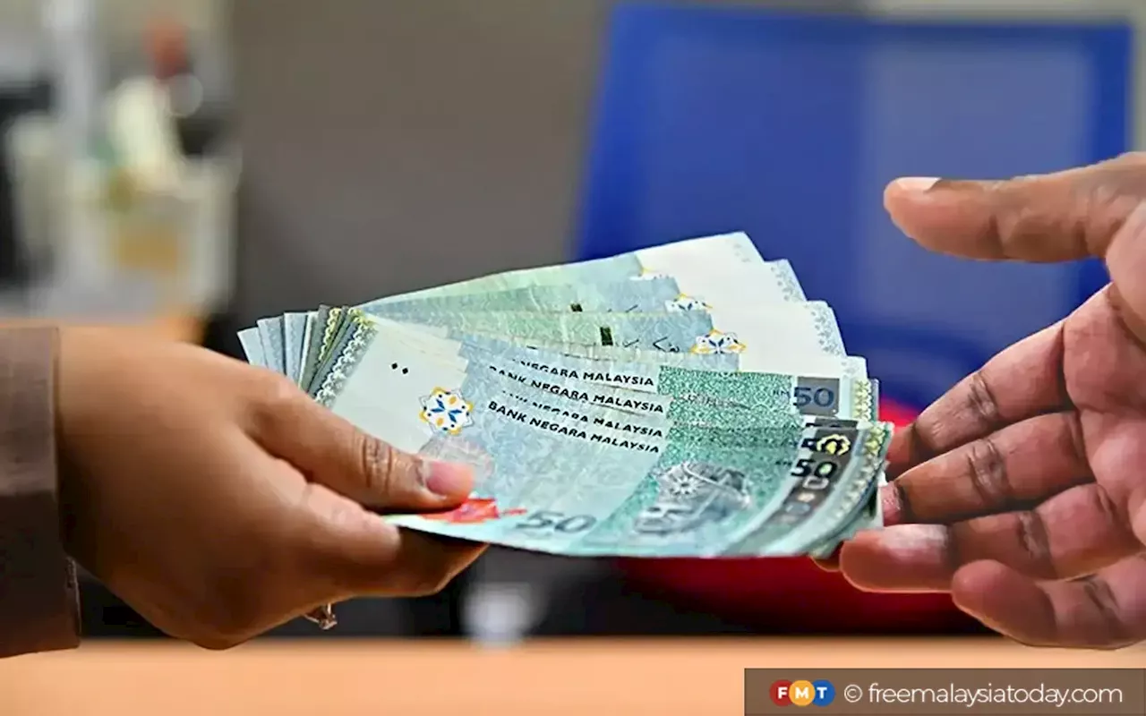 Cop claims trial to accepting RM13,500 in bribes from contractor
