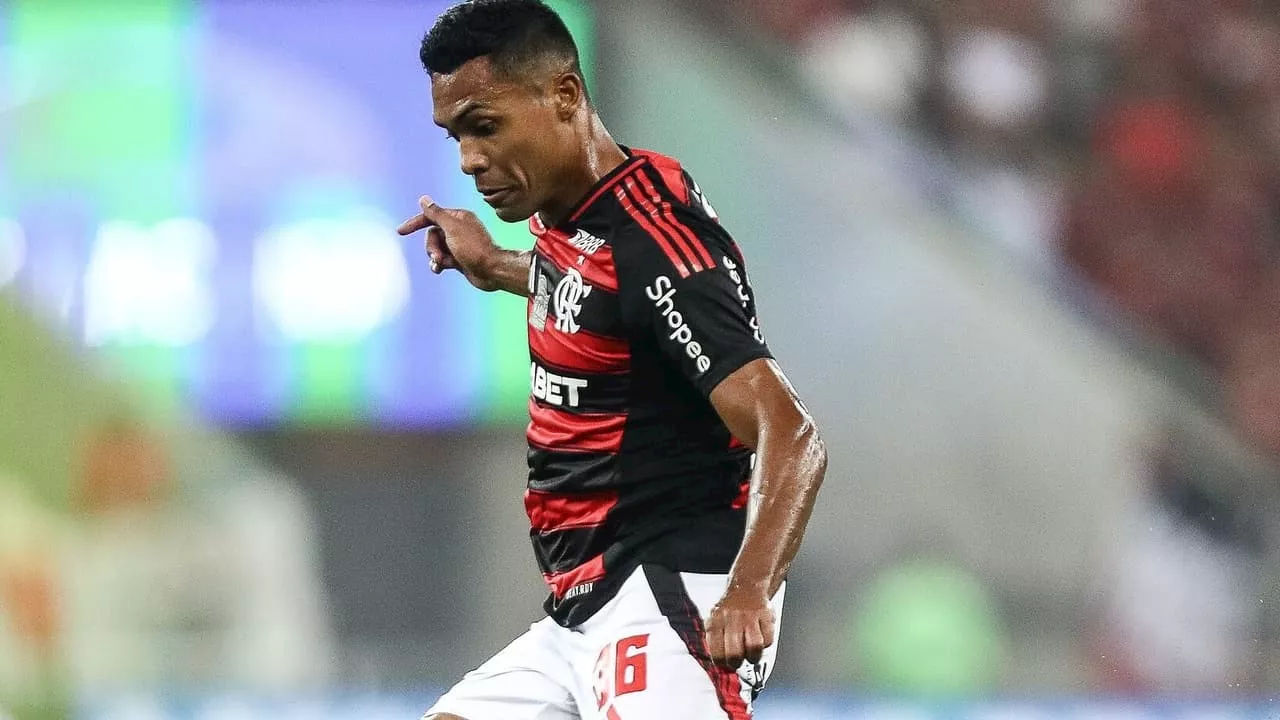 Alex Sandro fala sobre calendário no Brasil: ‘Temos que estar preparados para tudo’