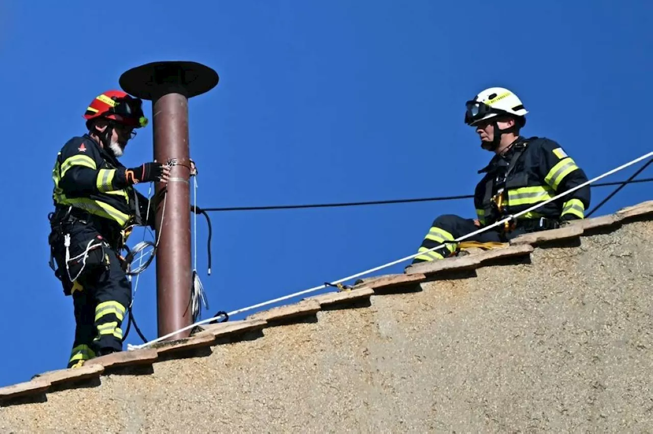 Chimney installed on Sistine Chapel roof for conclave