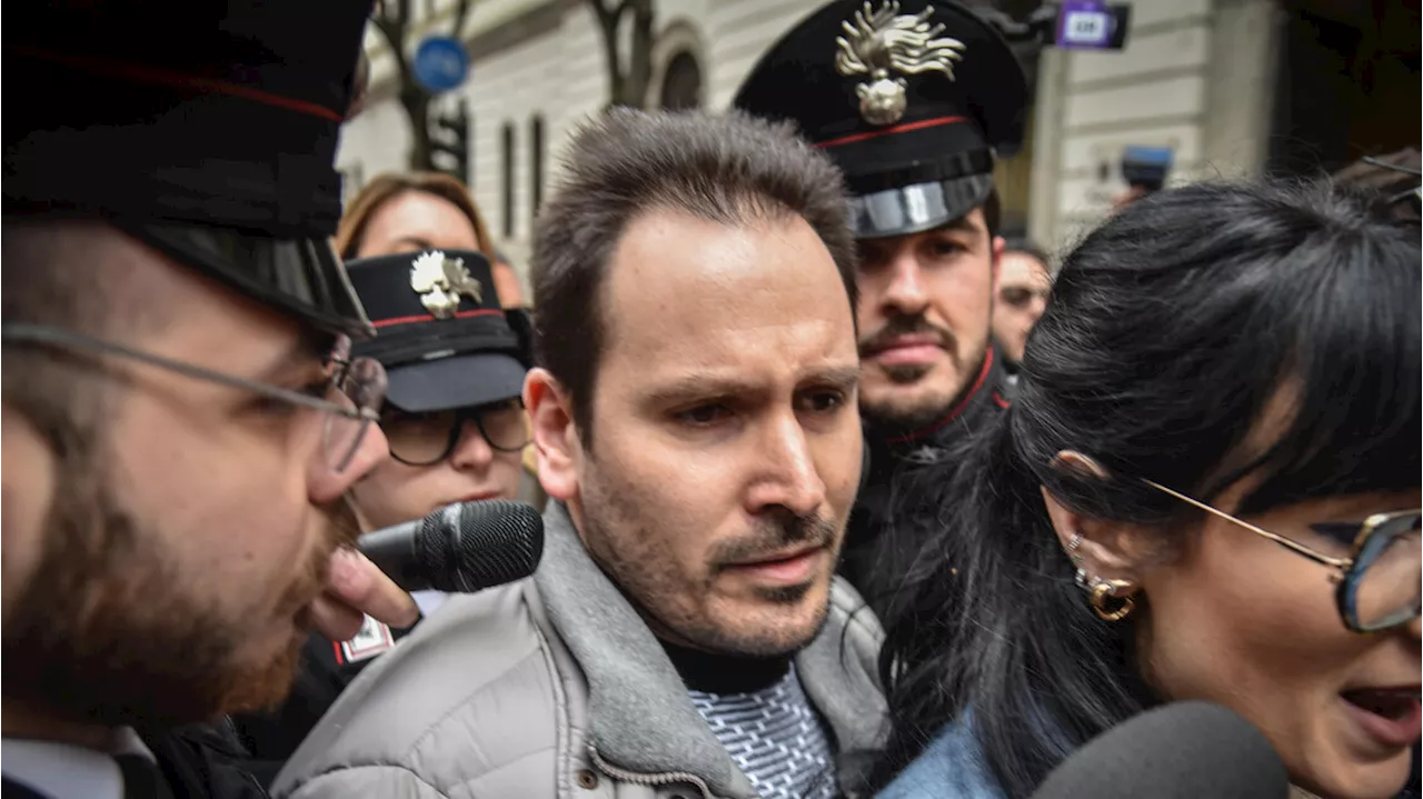 Il delitto di Garlasco, l'impronta del palmo di Sempio sul muro delle scale di casa Poggi. Lui non si è presentato dai pm