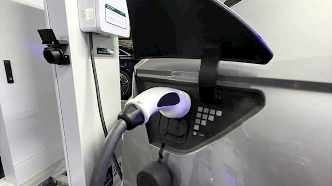 Pemerintah Bakal Evaluasi Insentif Mobil Listrik, Hybrid dan LCGC Bakal Kebagian?
