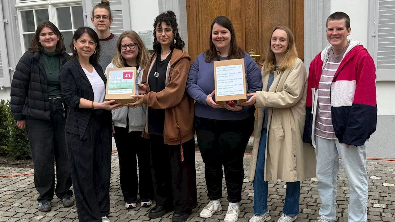 Baselbieter Jungparteien lassen nicht locker: Kantonale Initiative für ein 365-Franken-U-Abo eingereicht