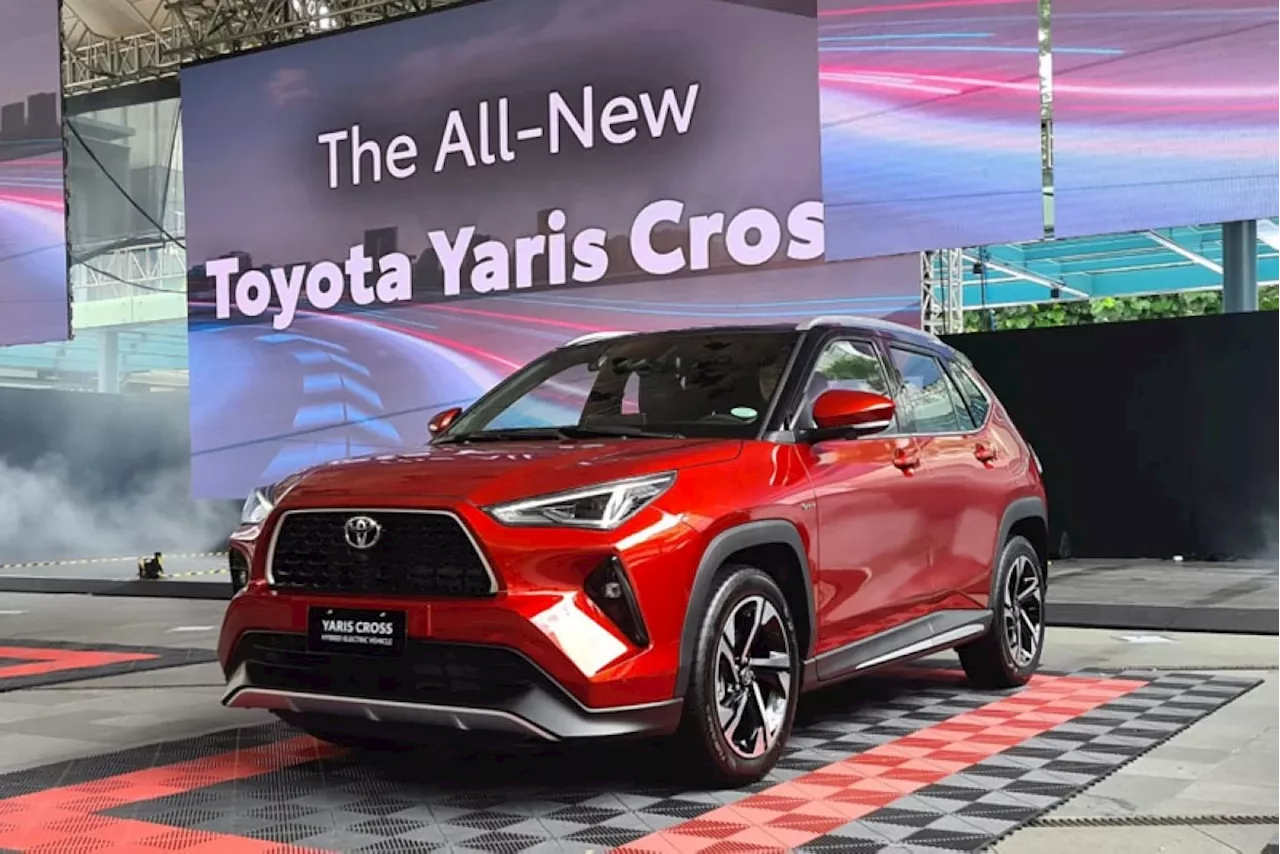 Toyota issues voluntary service recall for Yaris Cross HEVs over possible panoramic roof glass issue