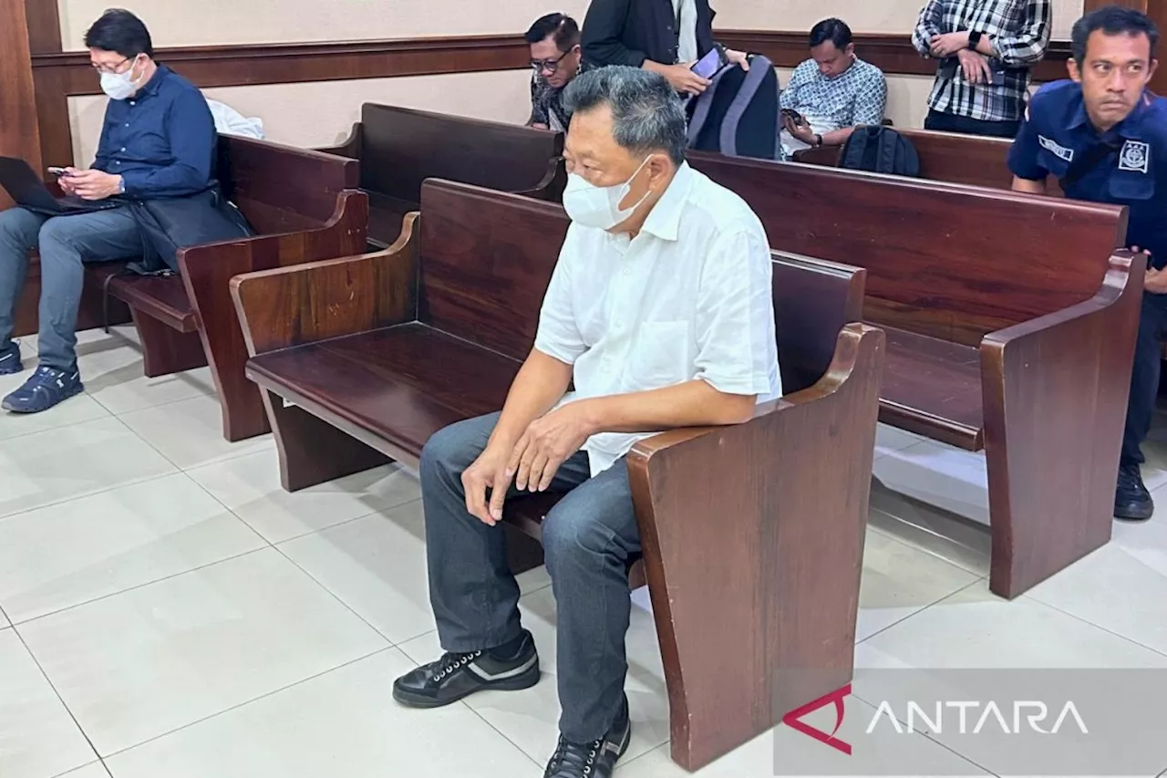 Hukum kemarin, gaji hakim naik hingga Hendry Lie divonis 14 tahun ...